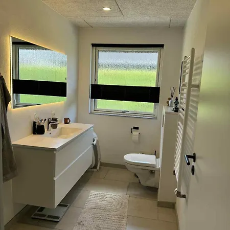 Villa Family House In A Quiet Area *